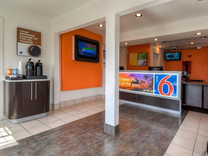 Motel 6-Escondido, Ca Dış mekan fotoğraf