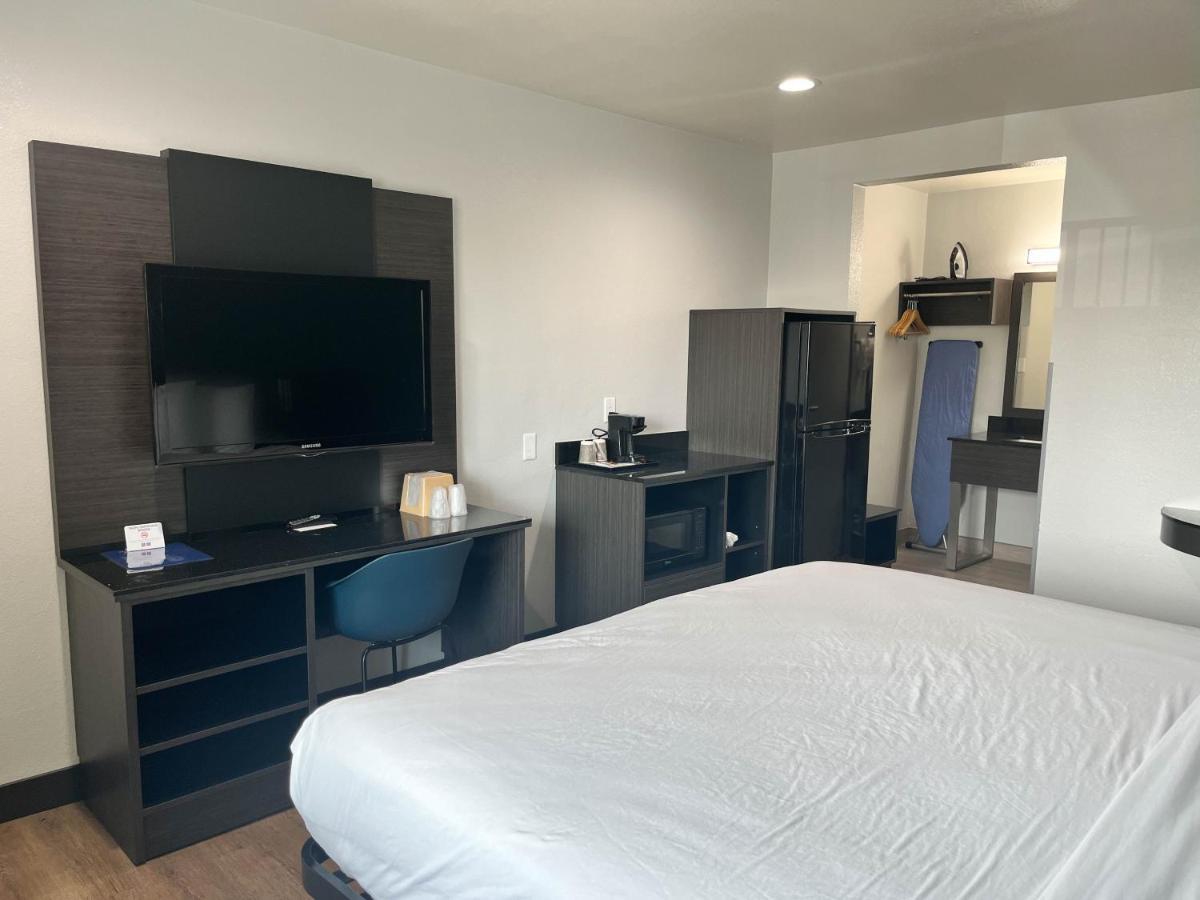 Motel 6-Escondido, Ca Dış mekan fotoğraf