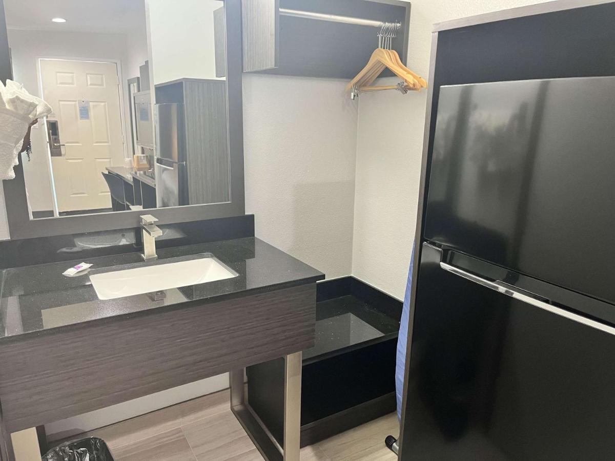 Motel 6-Escondido, Ca Dış mekan fotoğraf