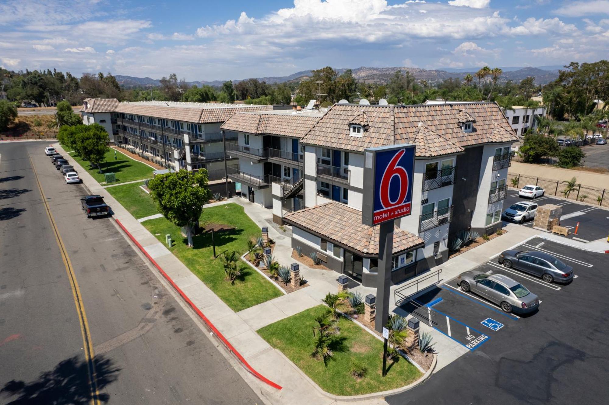 Motel 6-Escondido, Ca Dış mekan fotoğraf