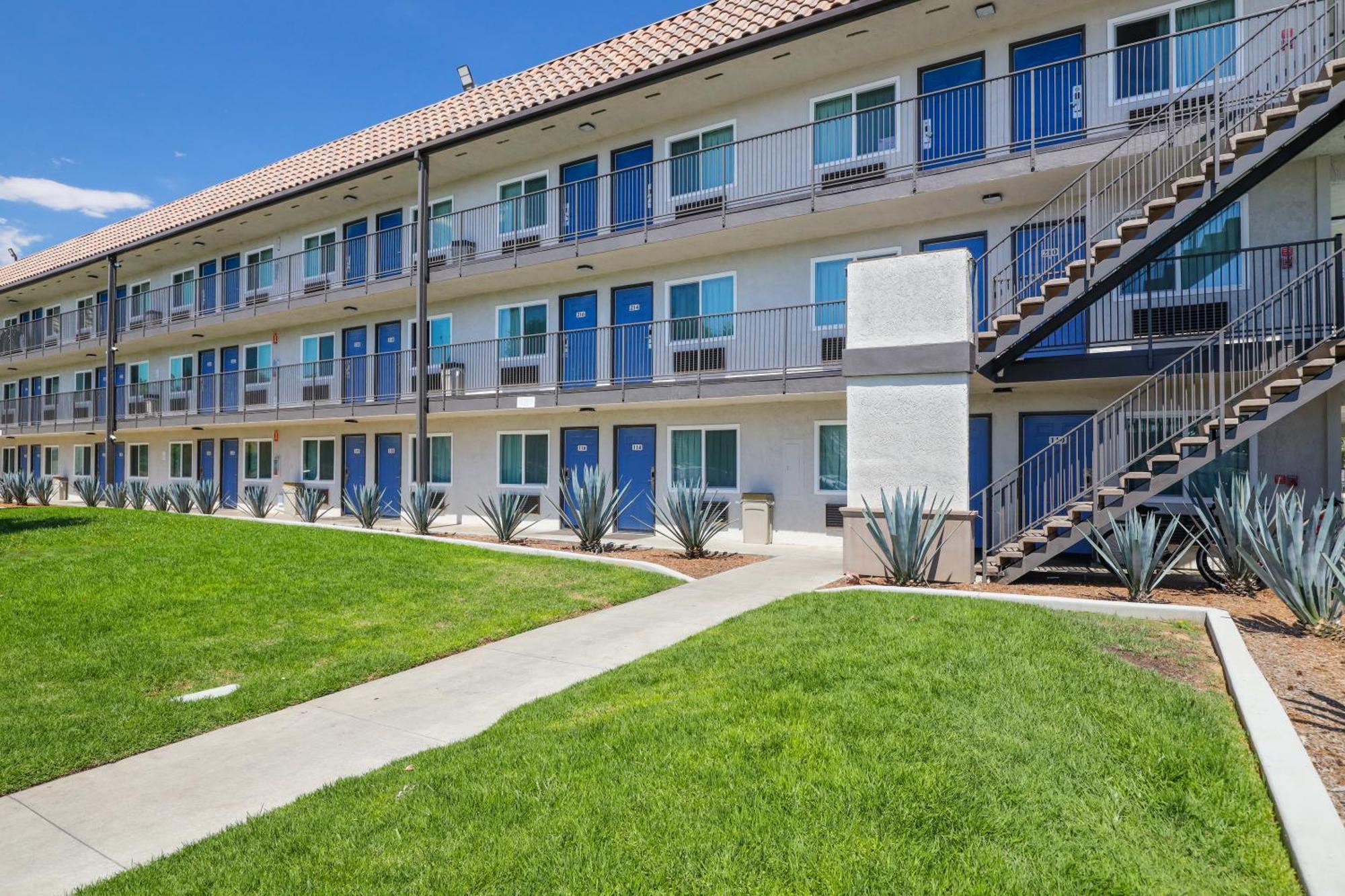 Motel 6-Escondido, Ca Dış mekan fotoğraf