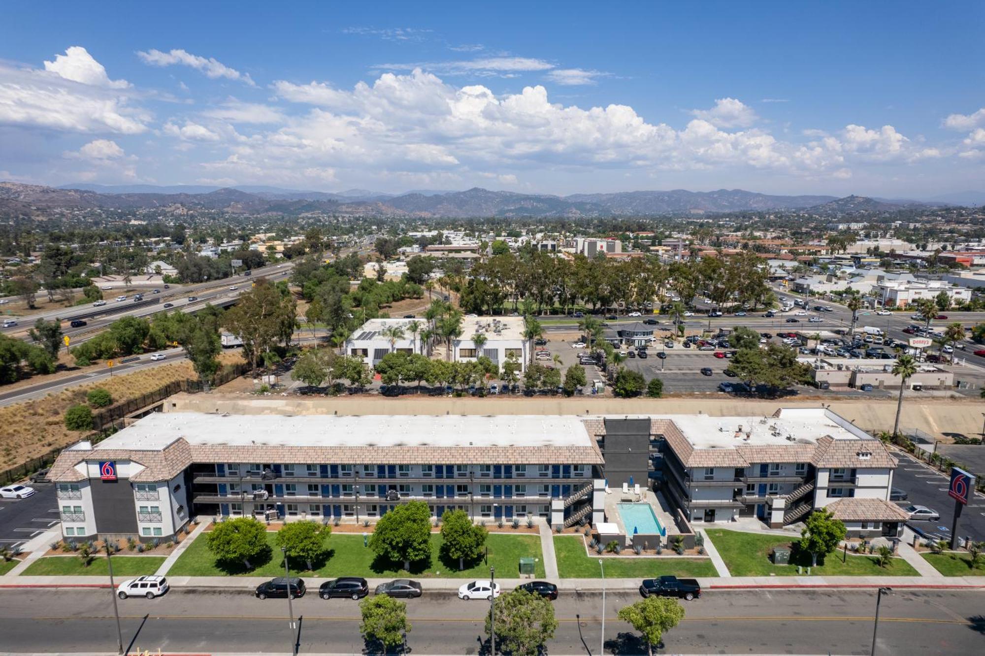 Motel 6-Escondido, Ca Dış mekan fotoğraf