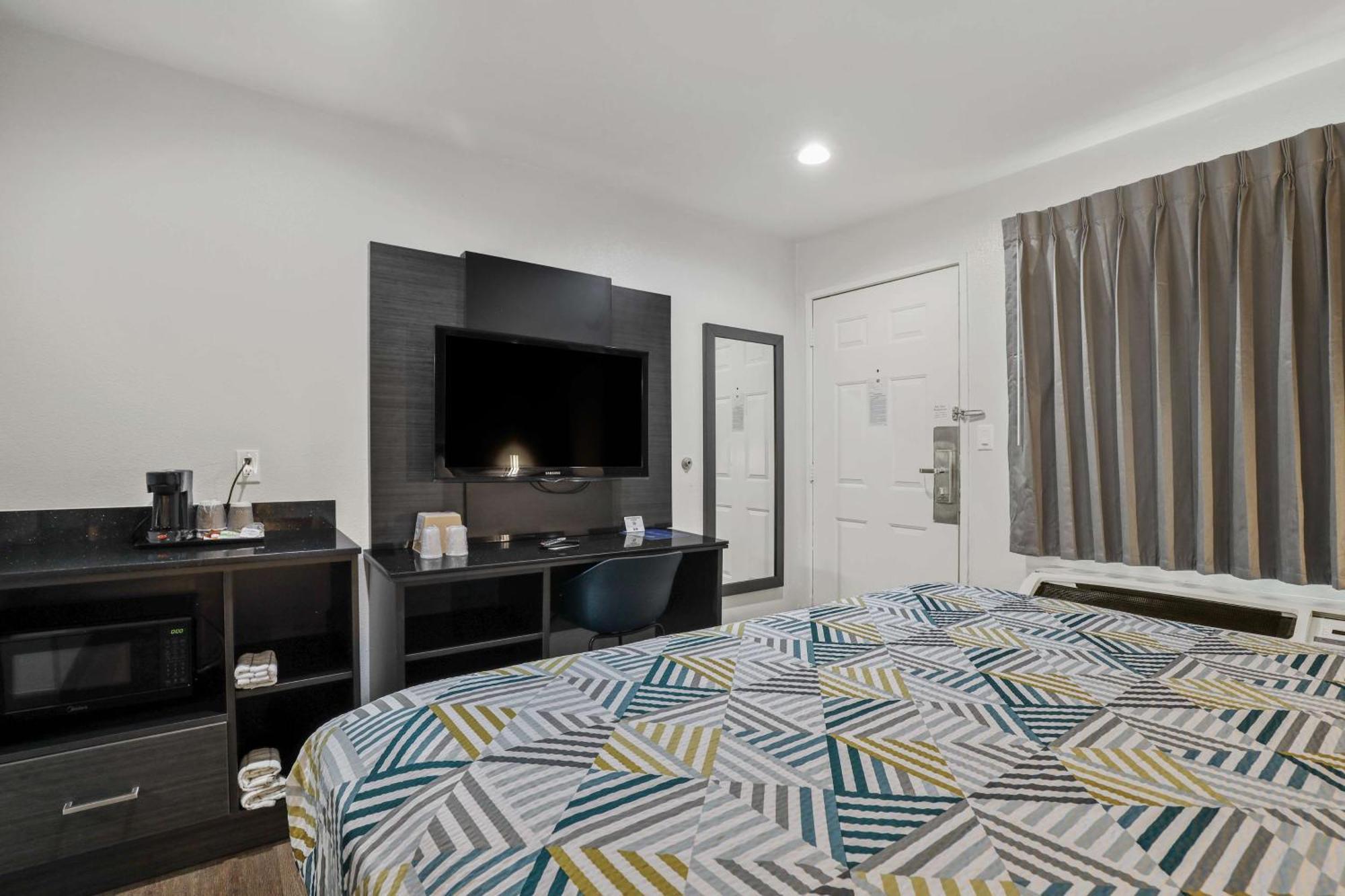 Motel 6-Escondido, Ca Dış mekan fotoğraf