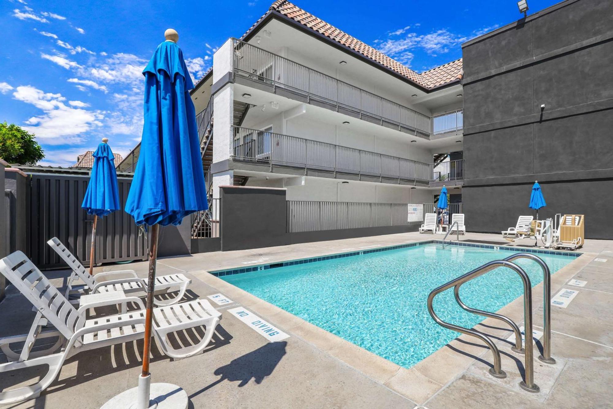 Motel 6-Escondido, Ca Dış mekan fotoğraf